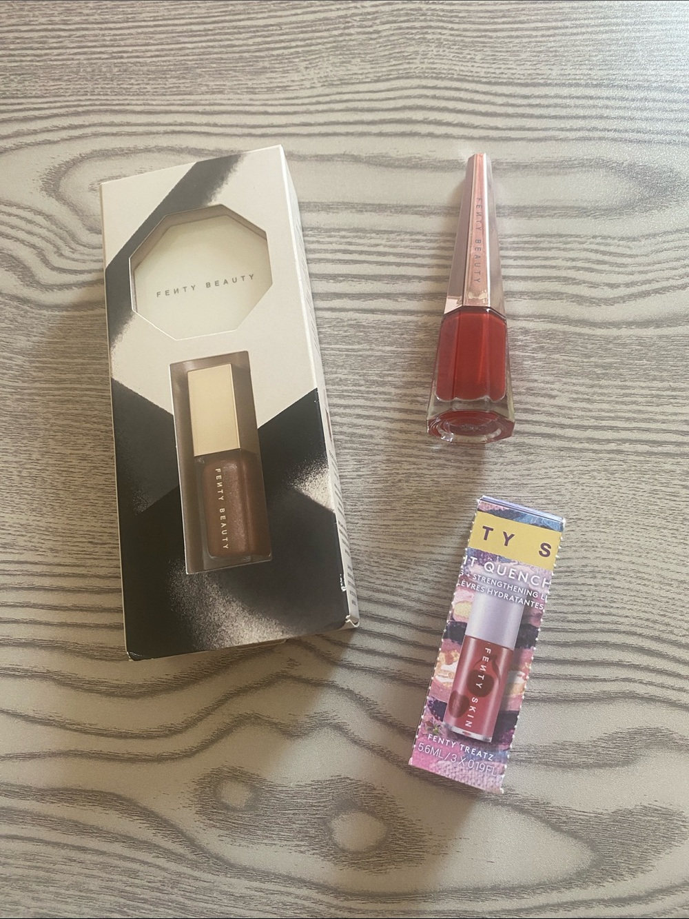 Fenty bundle w/free gifts! 💋💄